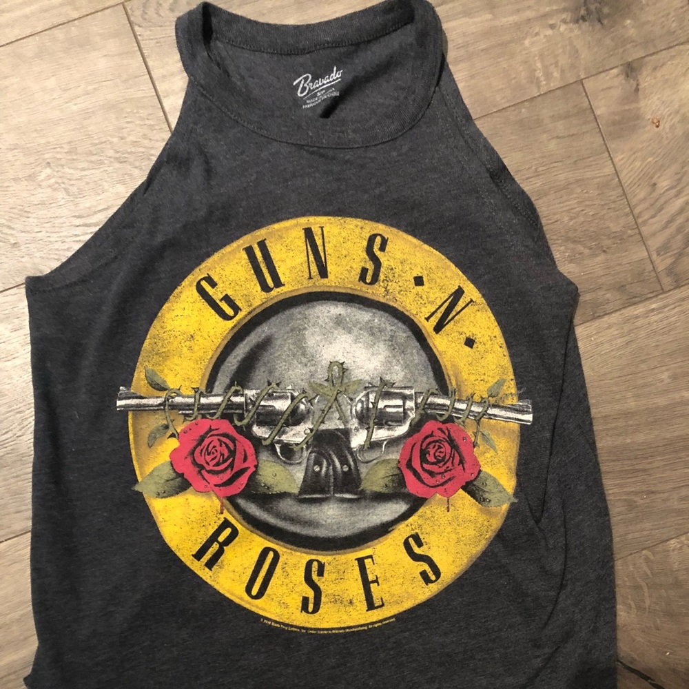‼️Guns N Rose’s high neck top sz small